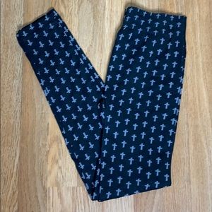 NWOT cross leggings